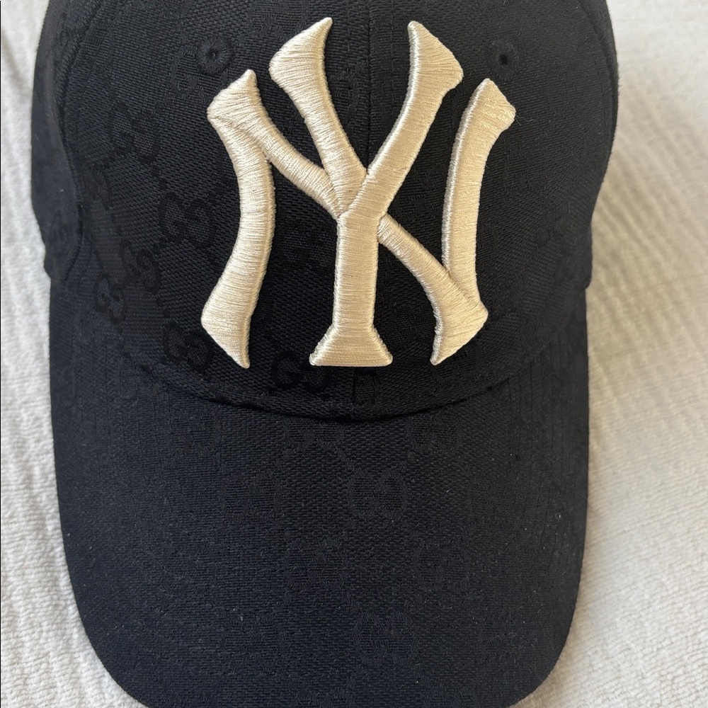 Gucci Black and Cream Yankees Baseball Cap